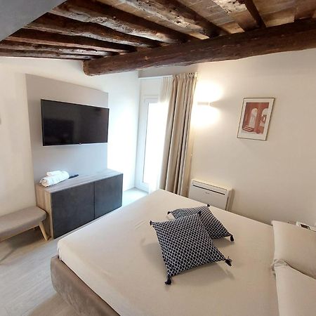 Residenza Subitosanto "Gigliola" 9A - Bilocale Con Terrazzo Esclusivo Cupola Basilica Di Sant'Antonio- Apartment Padova Luaran gambar