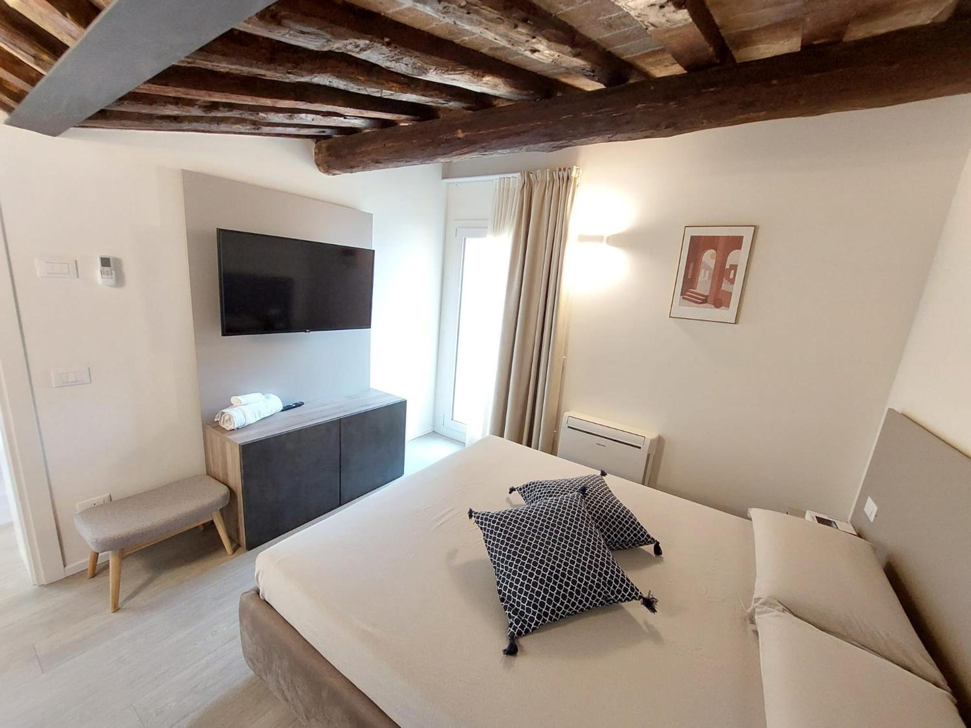 Residenza Subitosanto "Gigliola" 9A - Bilocale Con Terrazzo Esclusivo Cupola Basilica Di Sant'Antonio- Apartment Padova Luaran gambar